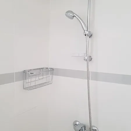 Tourist Area Center, Modern Ground Flat, With Pool, Patio, 200m From Beach Limassol