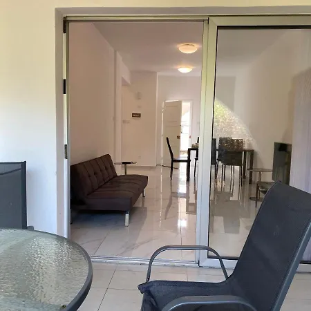 Apartment Tourist Area Center, Modern Ground Flat, With Pool, Patio, 200m From Beach Limassol